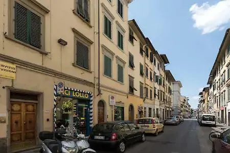 Classic Style Apartment In Center Florence Italy