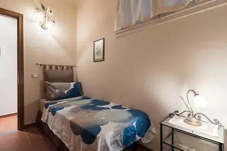 Classic Style Apartment In Center Florence Italy
