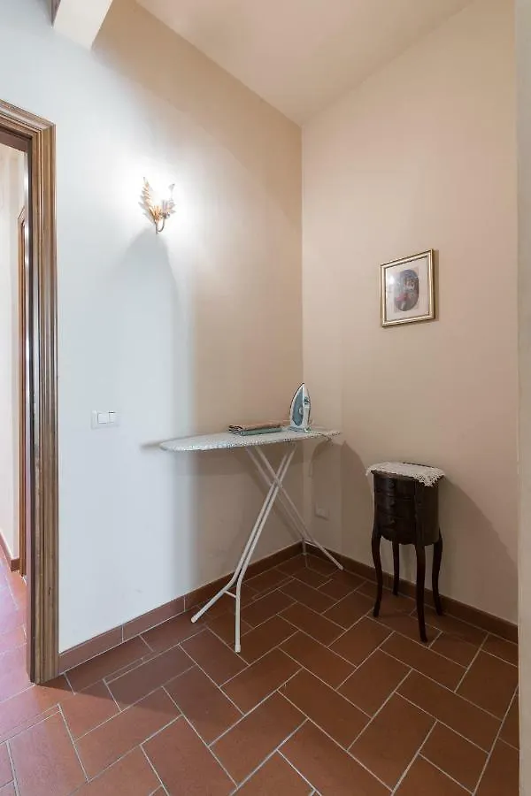 Classic Style Apartment In Center Florence Italy