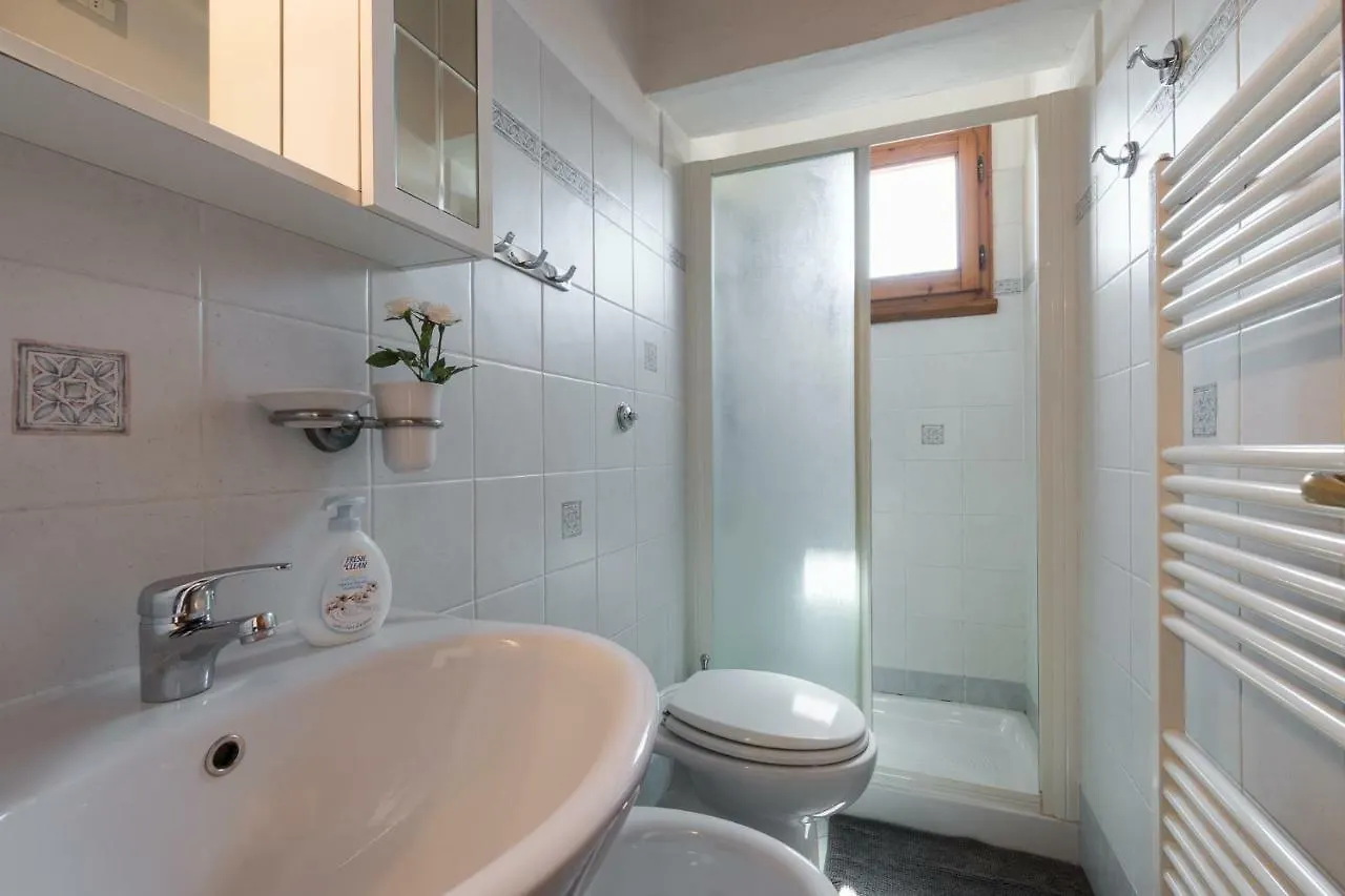 Classic Style Apartment In Center Florence