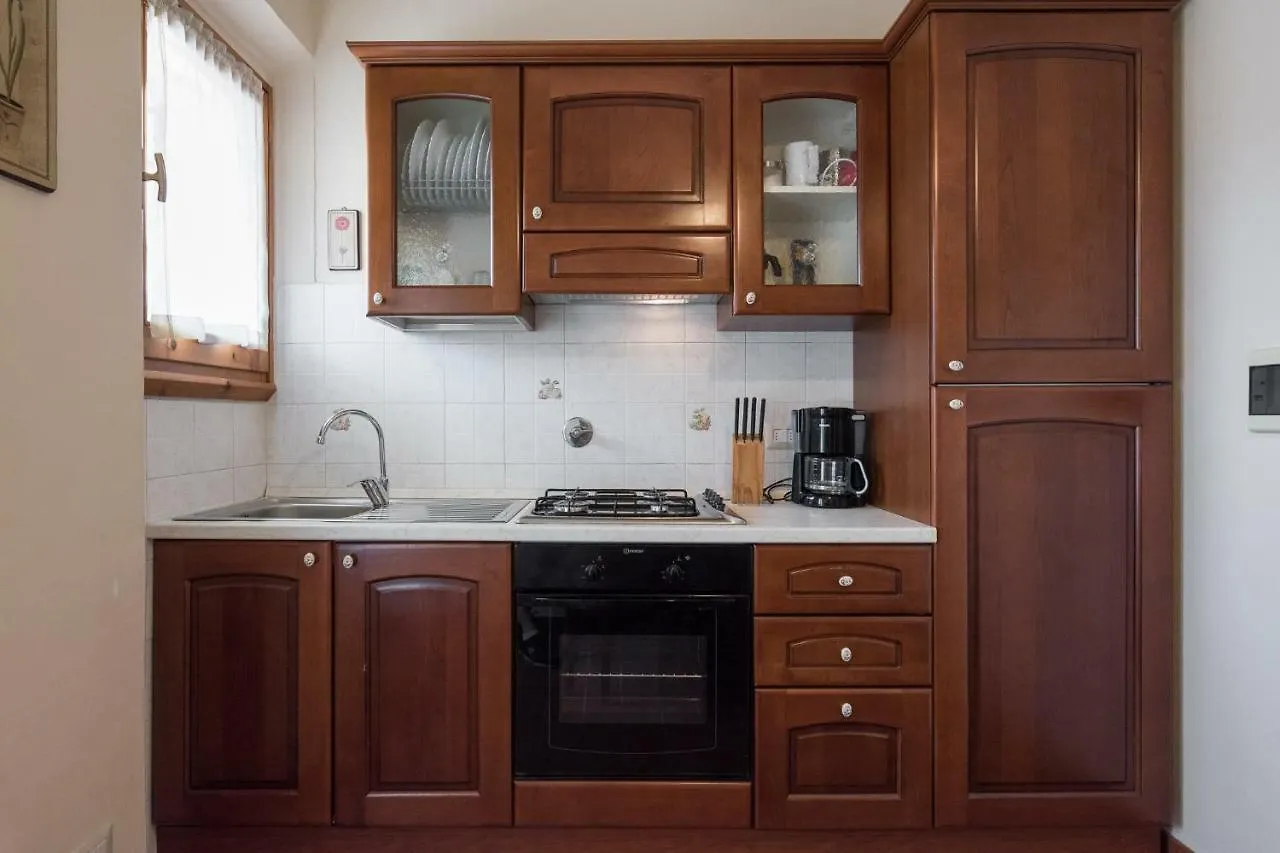 Classic Style Apartment In Center Florence Italy